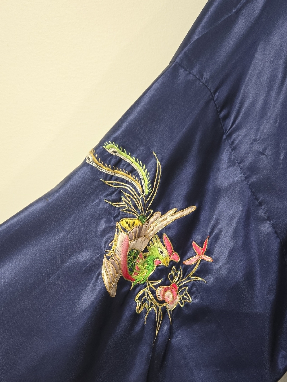 Vintage 80's Chinese Silk Embrodiered Robe - Picture 10 of 14